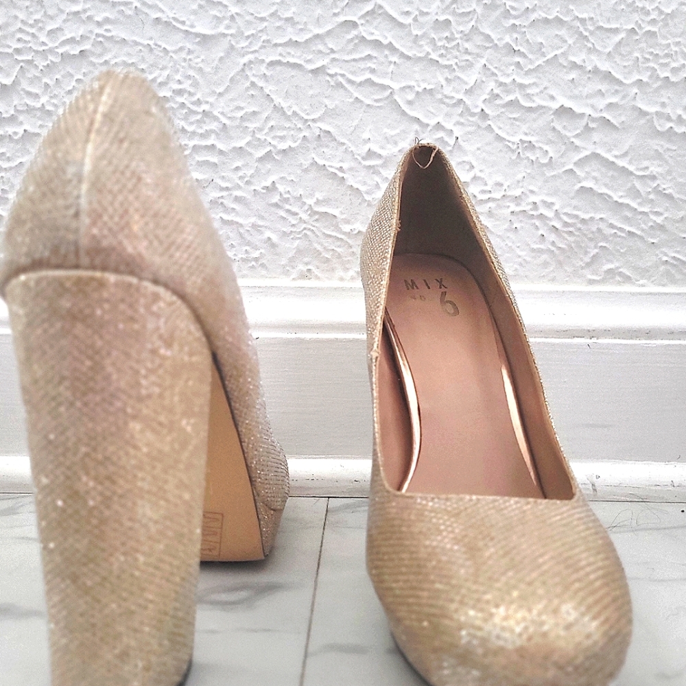 Sparkle glitter pump heels